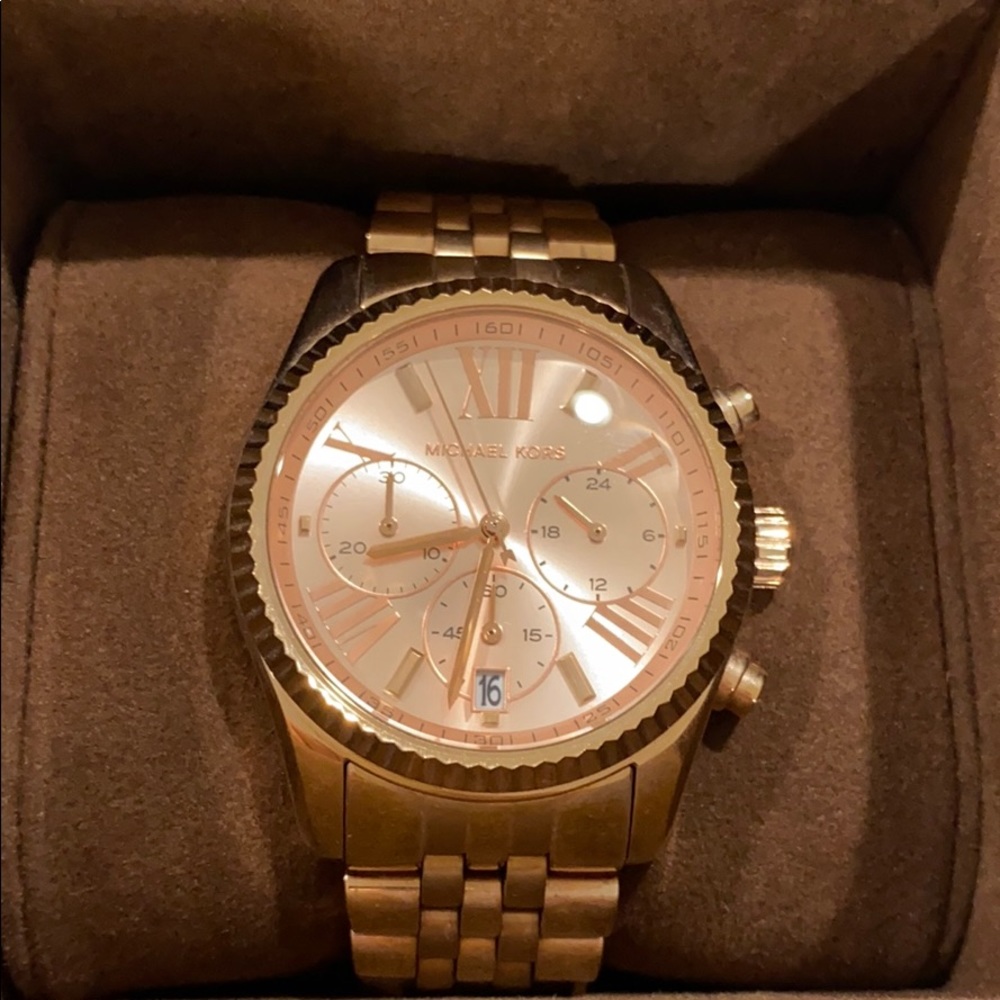 Rose gold Michael Kors watch - Picture 1 of 4